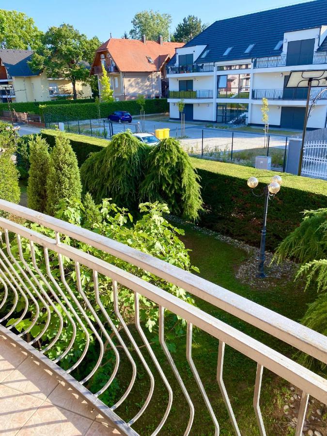 Selyemakacapartman Balatonlelle Buitenkant foto