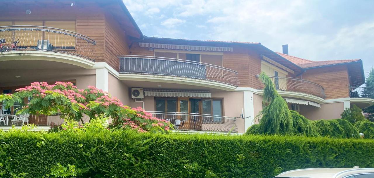 Selyemakacapartman Balatonlelle Buitenkant foto